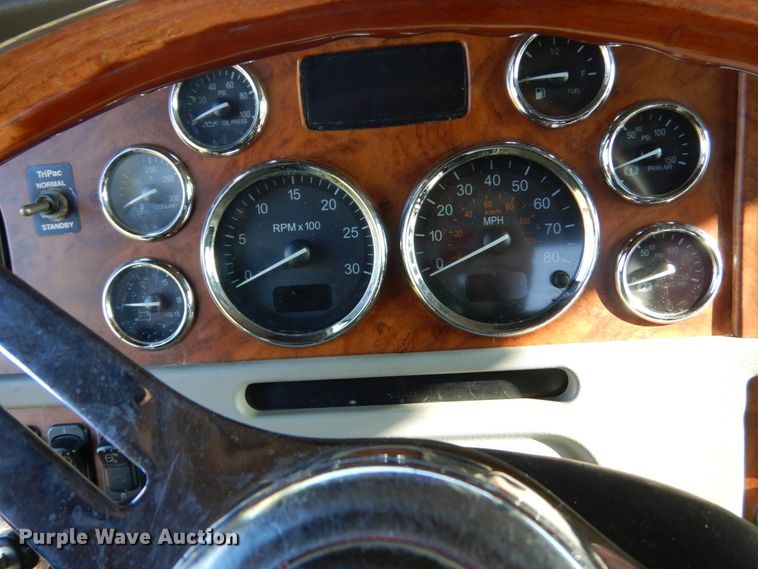 image for item EC9053 2007 Peterbilt 379 semi truck