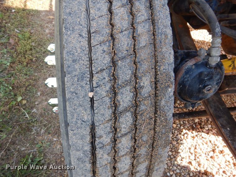 image for item EC9053 2007 Peterbilt 379 semi truck