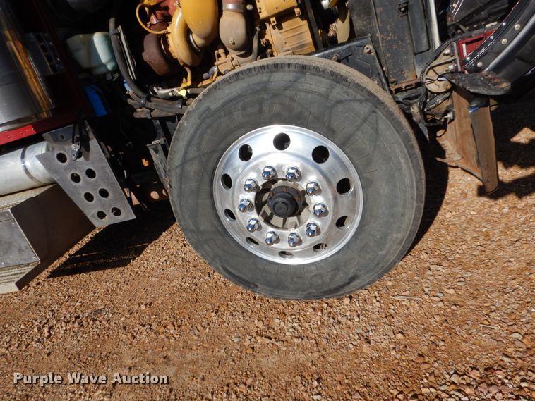 image for item EC9053 2007 Peterbilt 379 semi truck