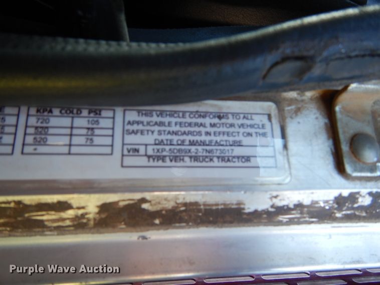 image for item EC9053 2007 Peterbilt 379 semi truck