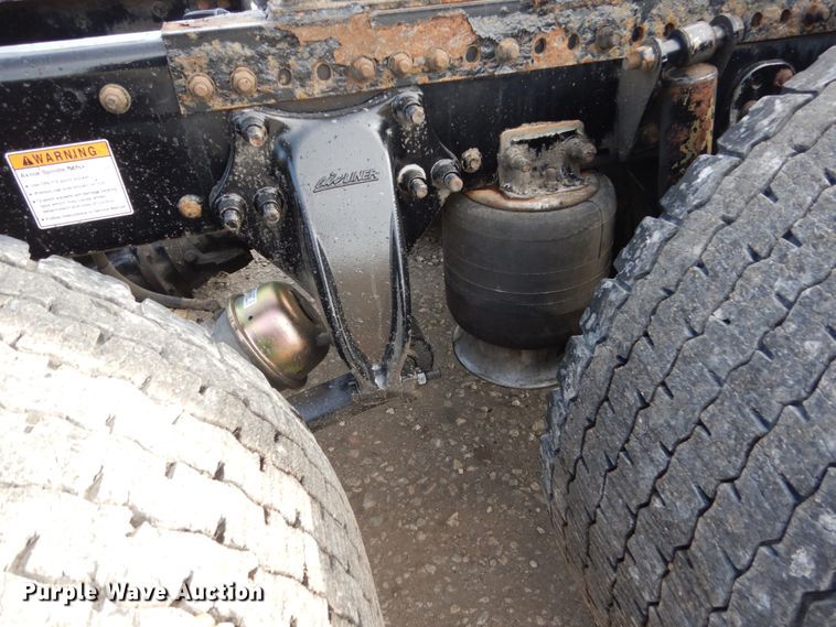 image for item EC9076 2012 Freightliner Cascadia semi truck