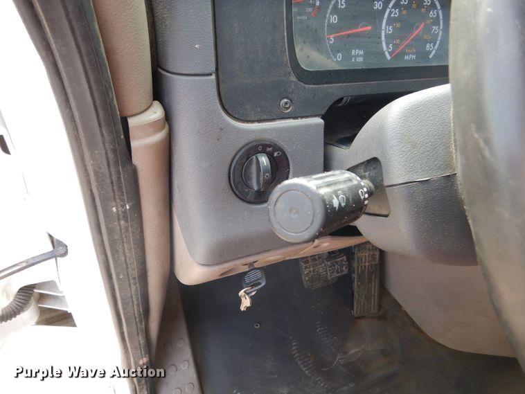 image for item EC9076 2012 Freightliner Cascadia semi truck