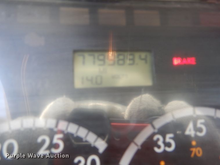 image for item EC9076 2012 Freightliner Cascadia semi truck