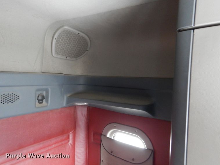 image for item EC9076 2012 Freightliner Cascadia semi truck