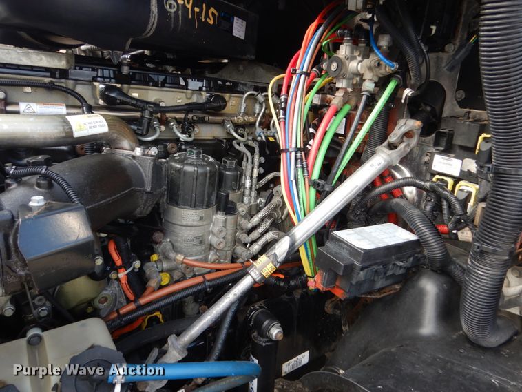 image for item EC9076 2012 Freightliner Cascadia semi truck