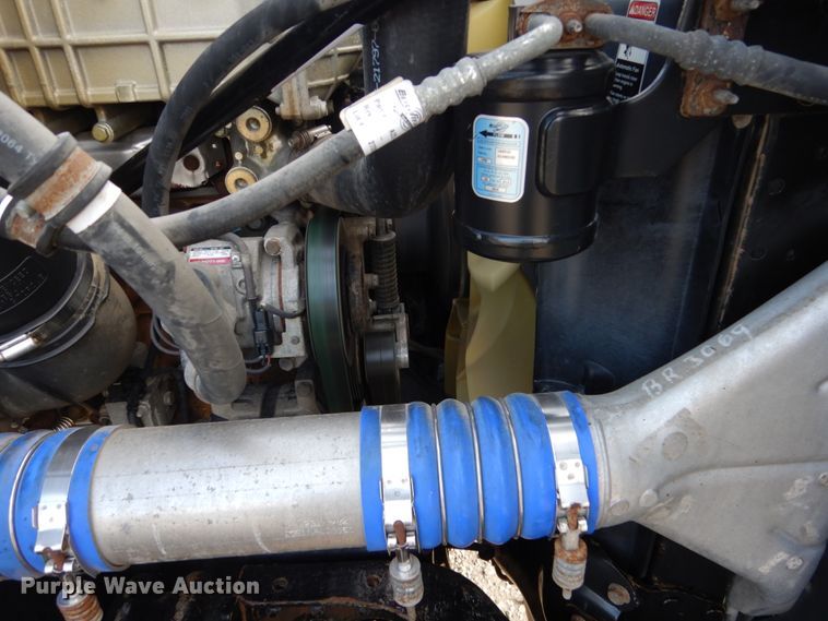 image for item EC9076 2012 Freightliner Cascadia semi truck