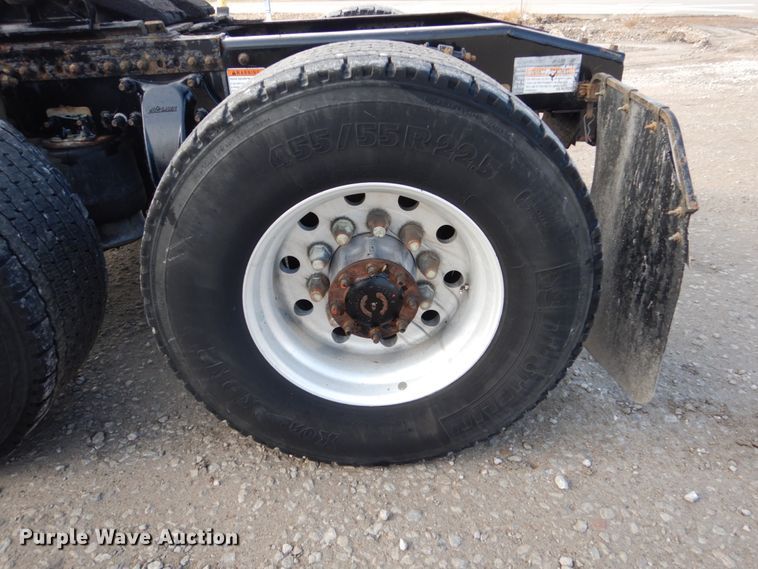 image for item EC9076 2012 Freightliner Cascadia semi truck