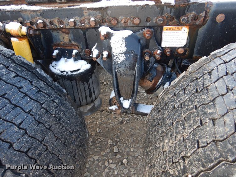 image for item EC9077 2010 Freightliner Cascadia semi truck