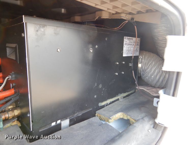 image for item EC9077 2010 Freightliner Cascadia semi truck