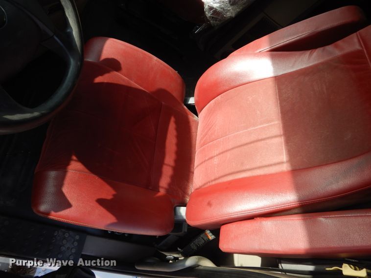 image for item EC9077 2010 Freightliner Cascadia semi truck