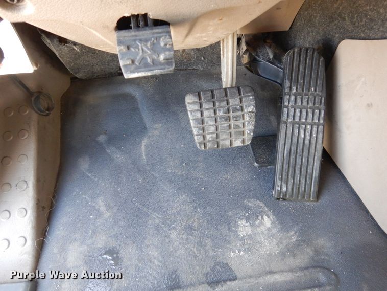 image for item EC9077 2010 Freightliner Cascadia semi truck