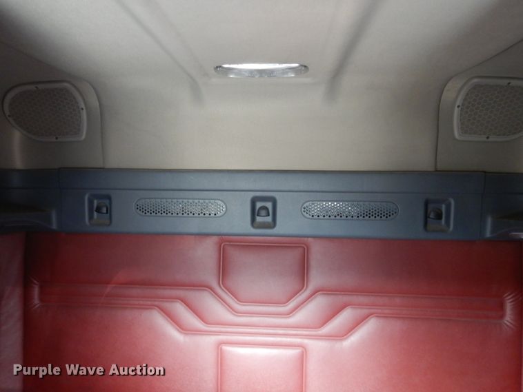 image for item EC9077 2010 Freightliner Cascadia semi truck