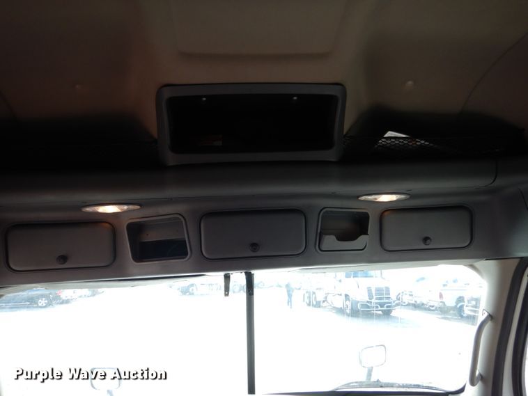 image for item EC9077 2010 Freightliner Cascadia semi truck