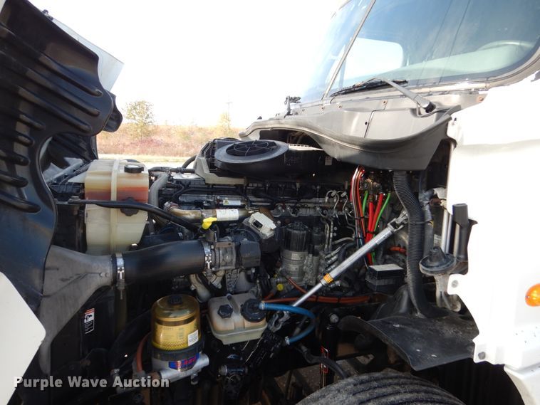 image for item EC9077 2010 Freightliner Cascadia semi truck