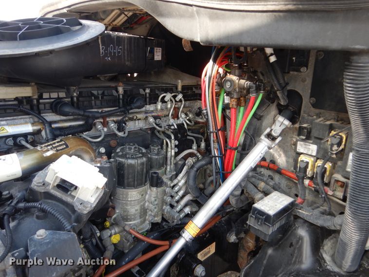 image for item EC9077 2010 Freightliner Cascadia semi truck