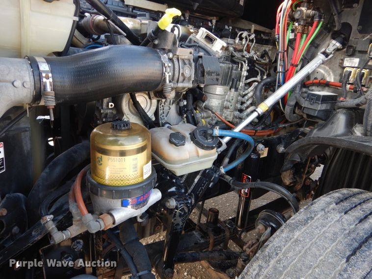 image for item EC9077 2010 Freightliner Cascadia semi truck