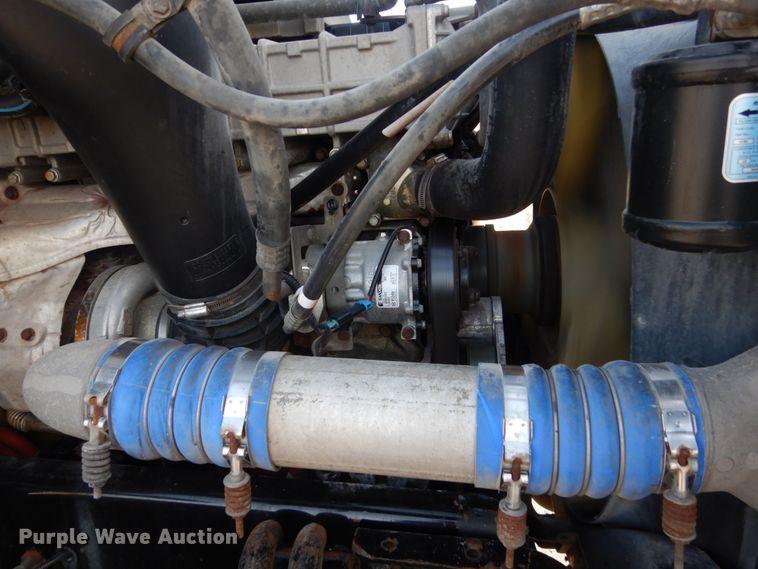 image for item EC9077 2010 Freightliner Cascadia semi truck