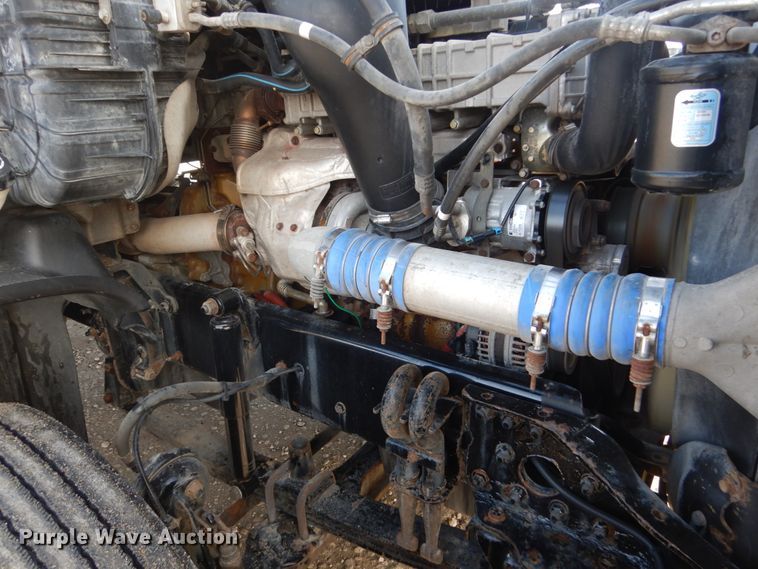 image for item EC9077 2010 Freightliner Cascadia semi truck