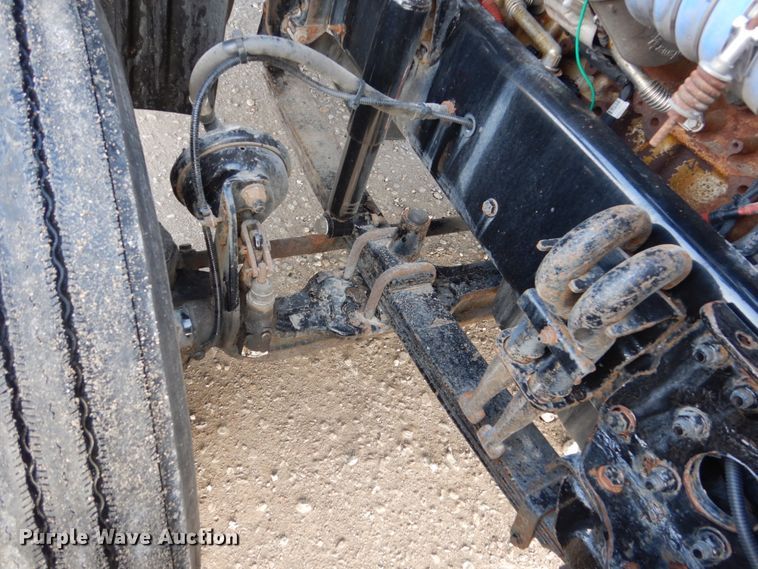 image for item EC9077 2010 Freightliner Cascadia semi truck