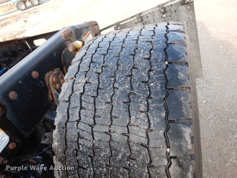 image for item EC9077 2010 Freightliner Cascadia semi truck