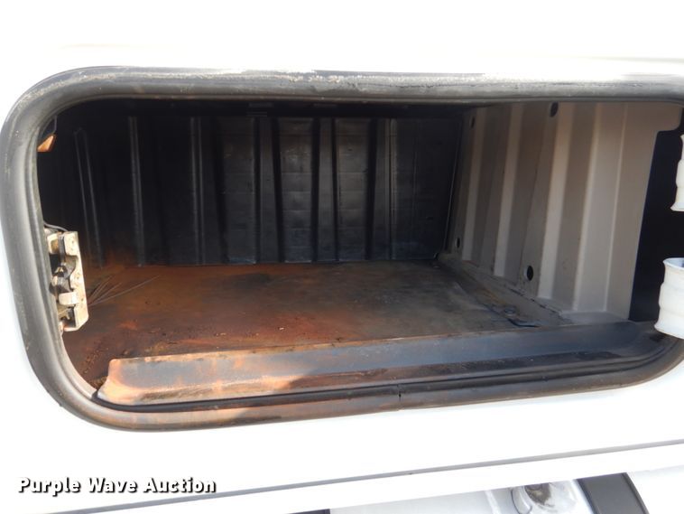 image for item EC9078 2013 Freightliner Cascadia semi truck