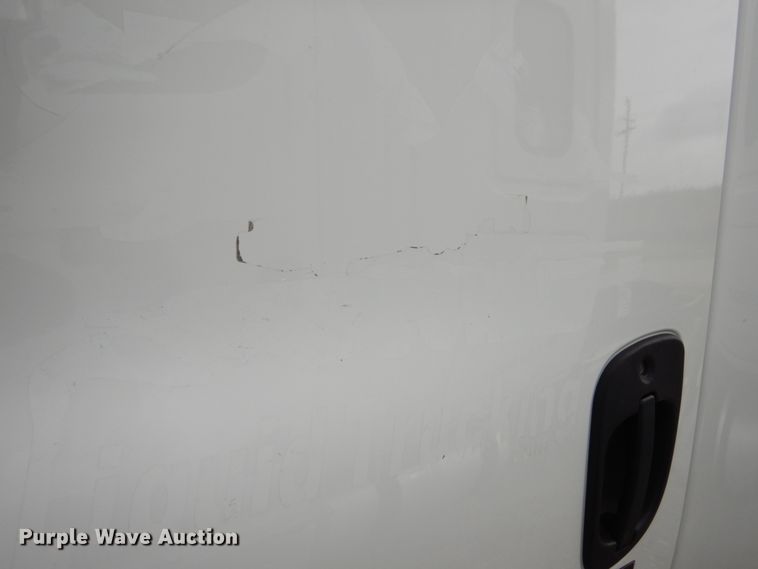 image for item EC9078 2013 Freightliner Cascadia semi truck