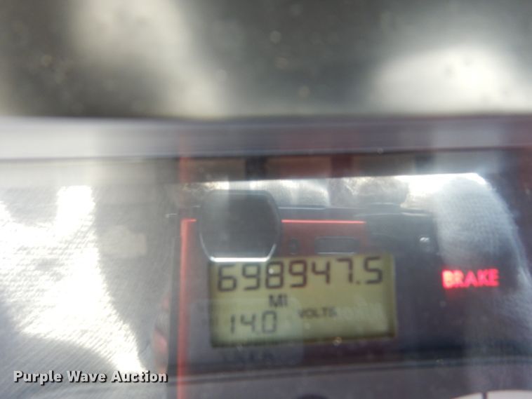 image for item EC9078 2013 Freightliner Cascadia semi truck