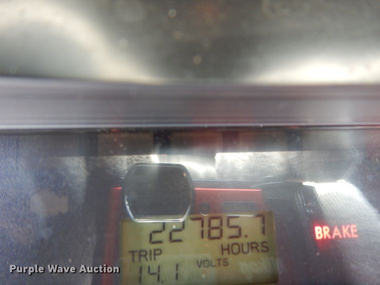 image for item EC9078 2013 Freightliner Cascadia semi truck