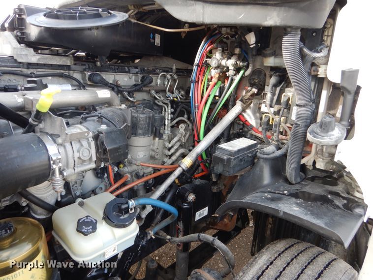 image for item EC9078 2013 Freightliner Cascadia semi truck