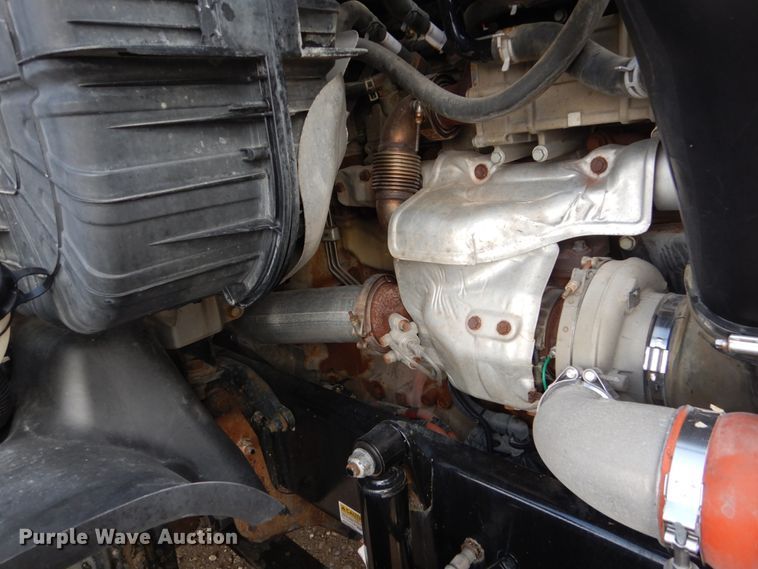 image for item EC9078 2013 Freightliner Cascadia semi truck