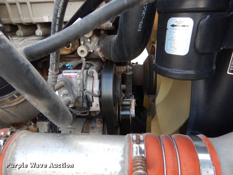 image for item EC9078 2013 Freightliner Cascadia semi truck