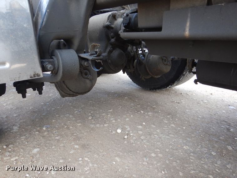 image for item EC9079 2013 Freightliner Cascadia semi truck