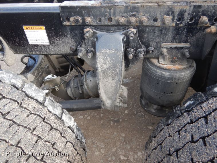 image for item EC9079 2013 Freightliner Cascadia semi truck