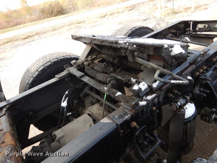 image for item EC9079 2013 Freightliner Cascadia semi truck