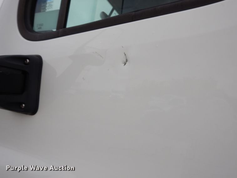 image for item EC9079 2013 Freightliner Cascadia semi truck