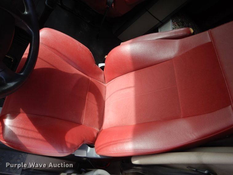 image for item EC9079 2013 Freightliner Cascadia semi truck