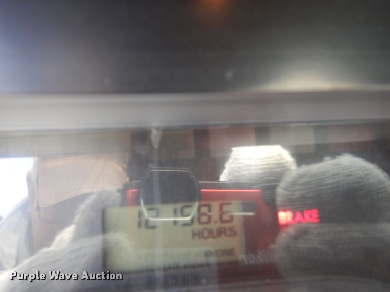 image for item EC9079 2013 Freightliner Cascadia semi truck