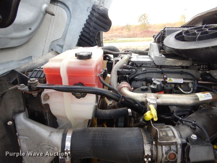 image for item EC9079 2013 Freightliner Cascadia semi truck