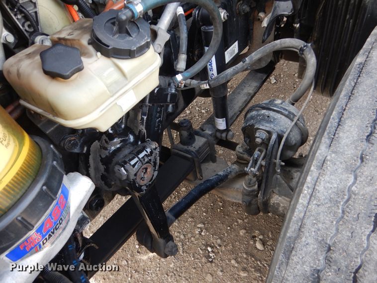 image for item EC9079 2013 Freightliner Cascadia semi truck