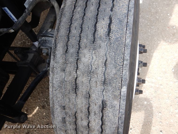 image for item EC9079 2013 Freightliner Cascadia semi truck