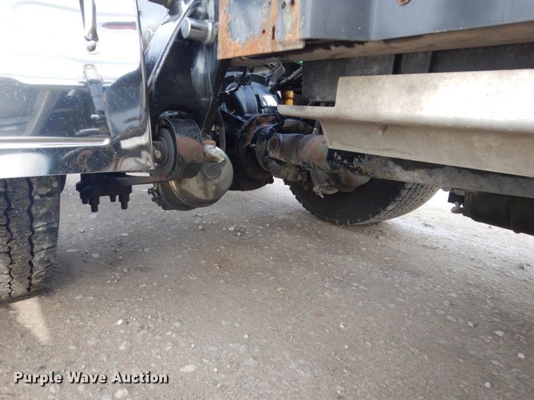 image for item EC9080 2013 Freightliner Cascadia semi truck