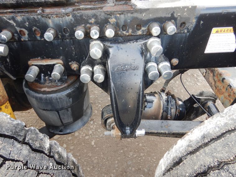 image for item EC9080 2013 Freightliner Cascadia semi truck