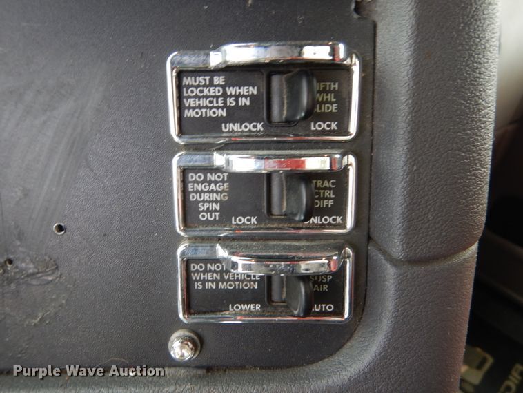 image for item EC9080 2013 Freightliner Cascadia semi truck