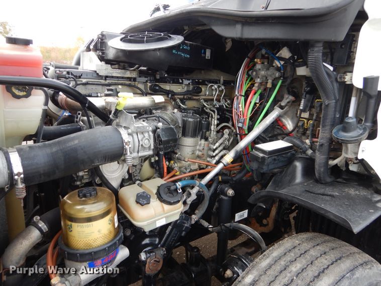 image for item EC9080 2013 Freightliner Cascadia semi truck