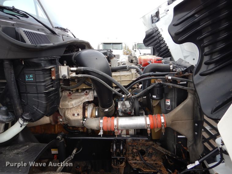 image for item EC9080 2013 Freightliner Cascadia semi truck