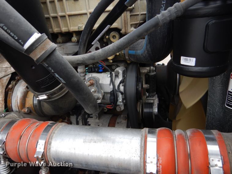 image for item EC9080 2013 Freightliner Cascadia semi truck