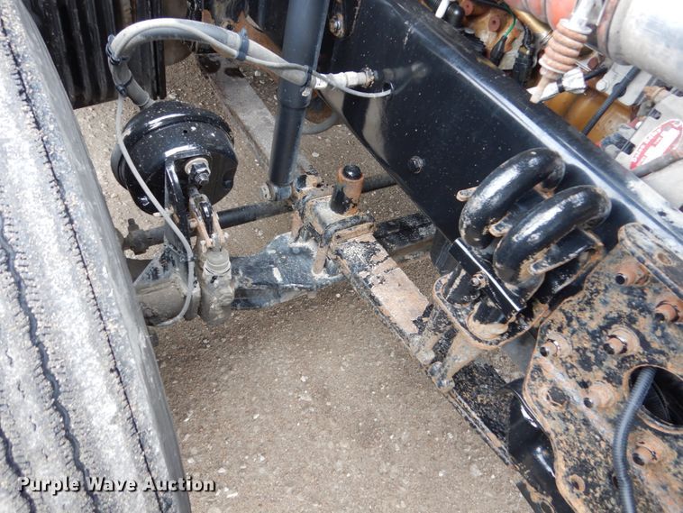 image for item EC9080 2013 Freightliner Cascadia semi truck