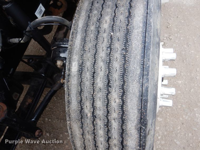 image for item EC9080 2013 Freightliner Cascadia semi truck