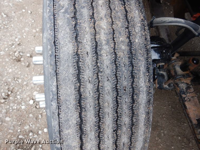 image for item EC9080 2013 Freightliner Cascadia semi truck