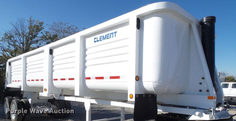 image for item EM9231 2004 Clement HL3034 end dump trailer